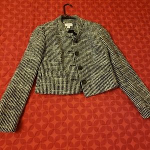 Long sleeve kind of crop top coat. Size 0